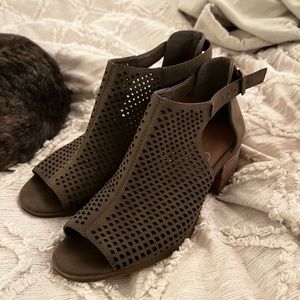 selling size 8.5 booties